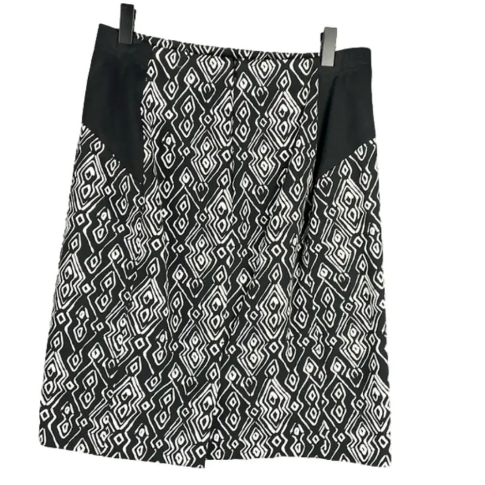 Chico’s Black and White Skirt Chico”s Size 00 Equivalent to XS - Picture 2 of 12